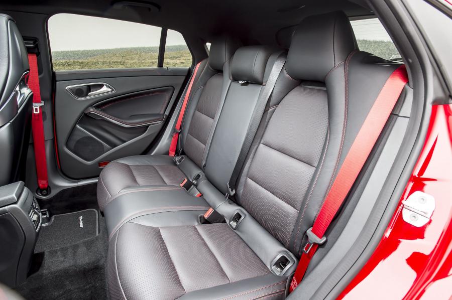 Интерьер Mercedes-AMG CLA45 4Matic Shooting Brake 2016 года  (UK) (фото 26 из 26)